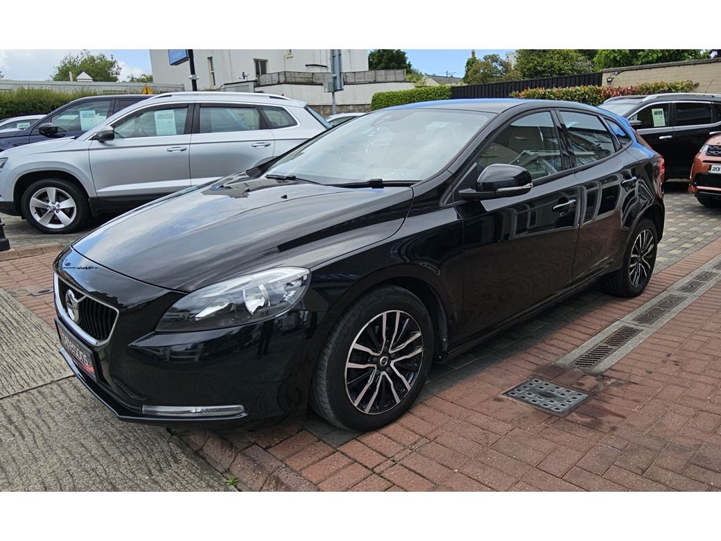 2017 Volvo V40