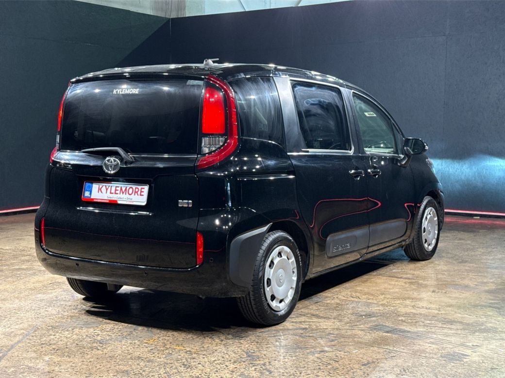 2023 Toyota Sienta