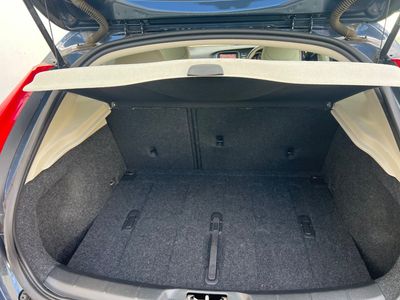 2019 Volvo V40