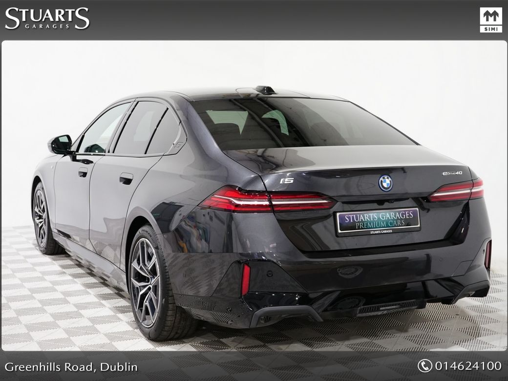 2024 BMW i5
