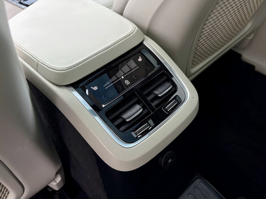 2022 Volvo XC90