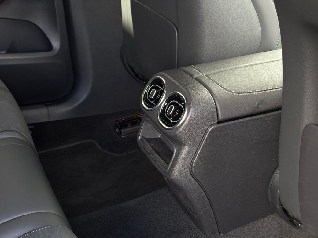 2025 Mercedes-Benz GLC Class