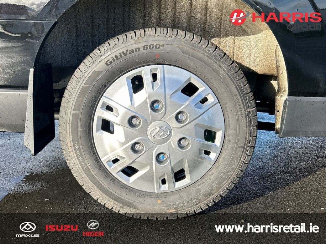 2025 Black Maxus Deliver 7