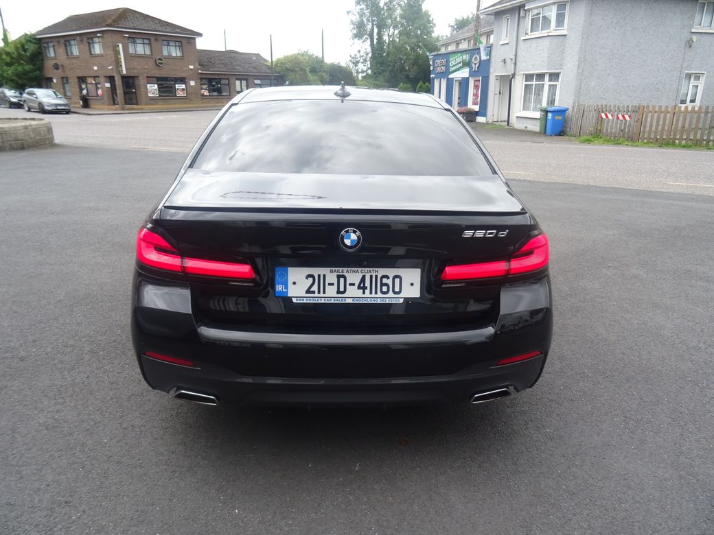 2021 BMW 520