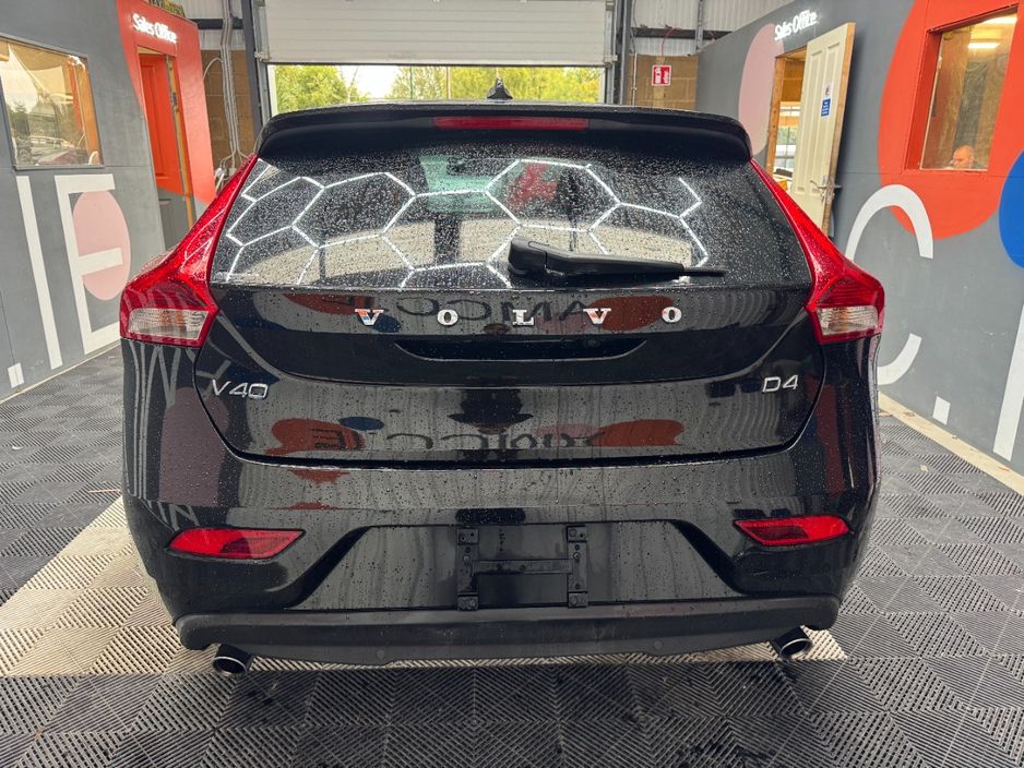 2017 Volvo V40