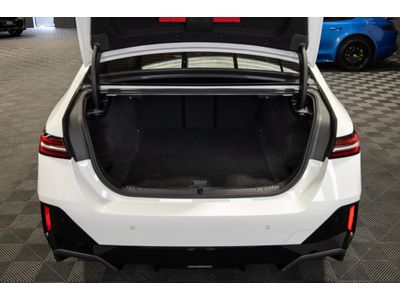 2024 BMW i5