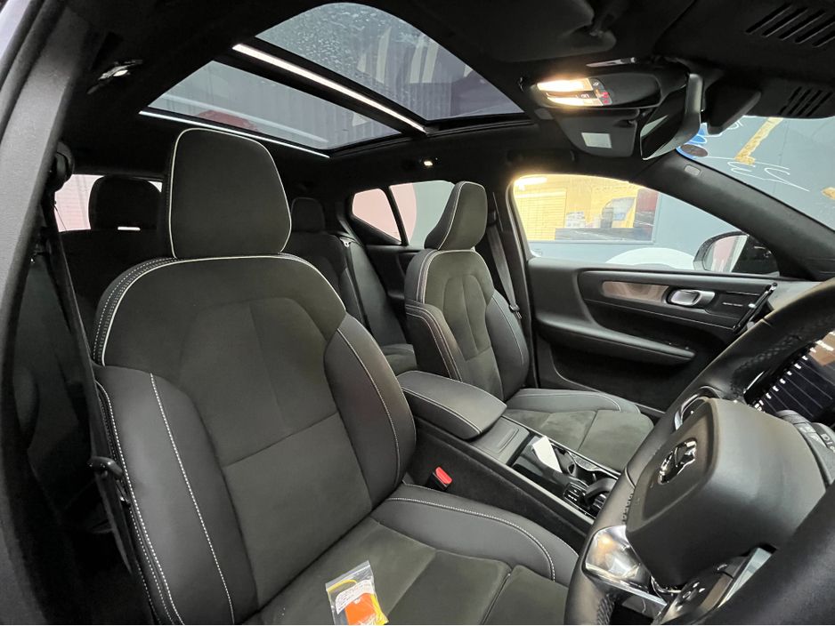 2023 Volvo XC40