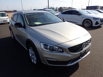 2017 Volvo V60 Cross Country