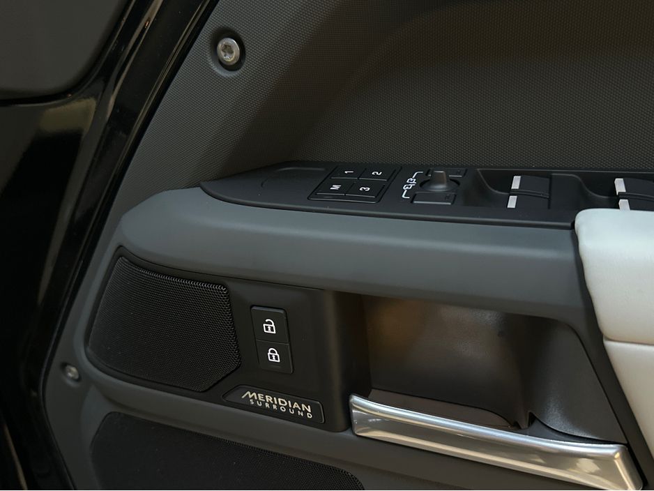 2025 Land Rover Defender