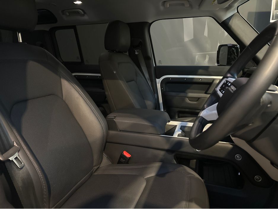 2025 Land Rover Defender