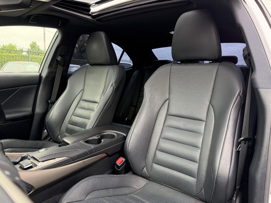 2018 Lexus IS 300h