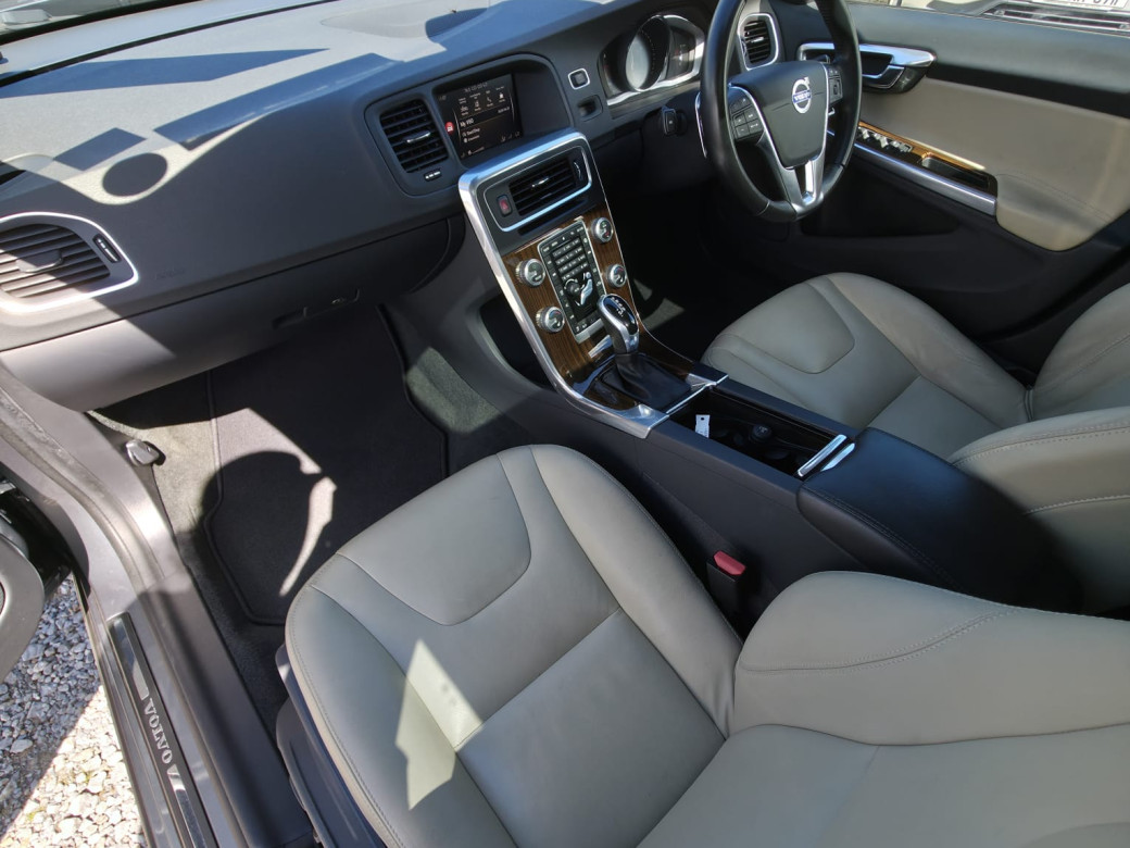 2018 Volvo V60 Cross Country