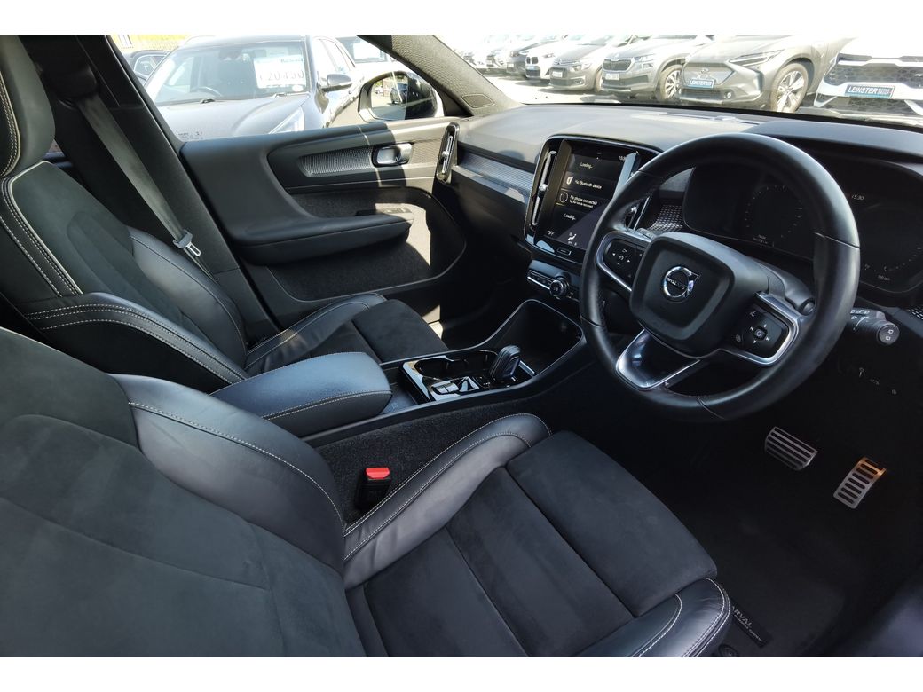 2022 Volvo XC40