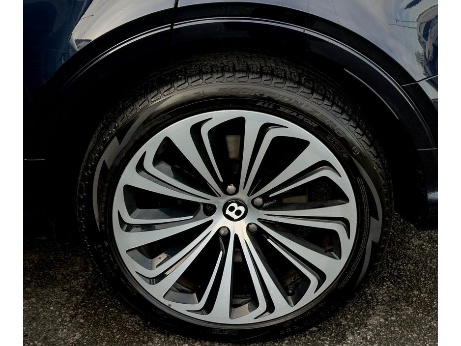 2022 Bentley Bentayga