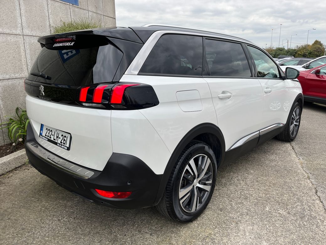 2023 Peugeot 5008