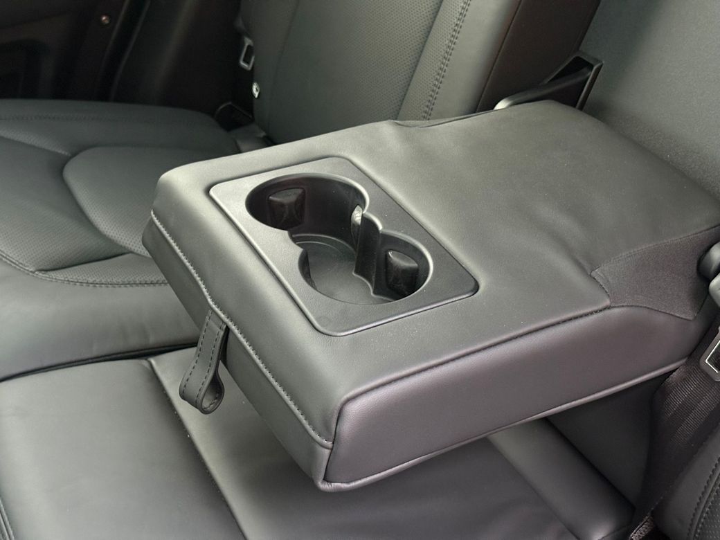 2025 Land Rover Defender 110