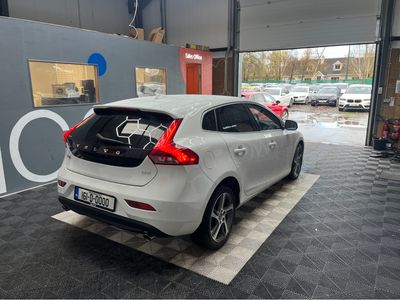 2016 Volvo V40