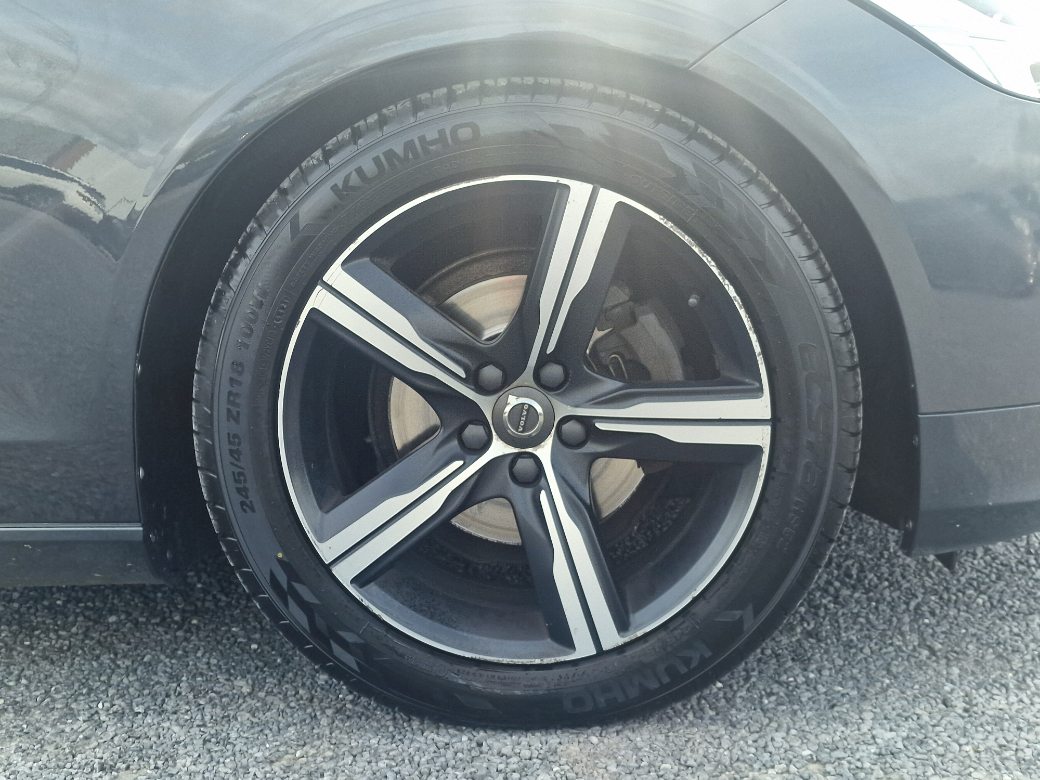 2018 Volvo V90