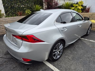 2020 Lexus IS 300h