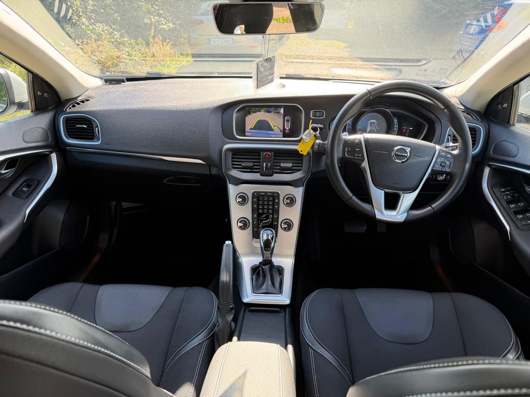 2018 Volvo V40