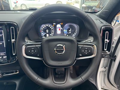 2022 Volvo XC40