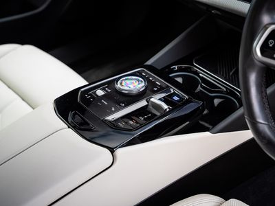 2024 BMW i5