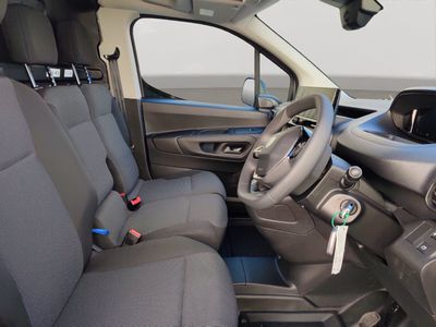 2025 Peugeot Partner
