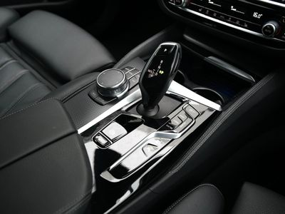 2022 BMW 530