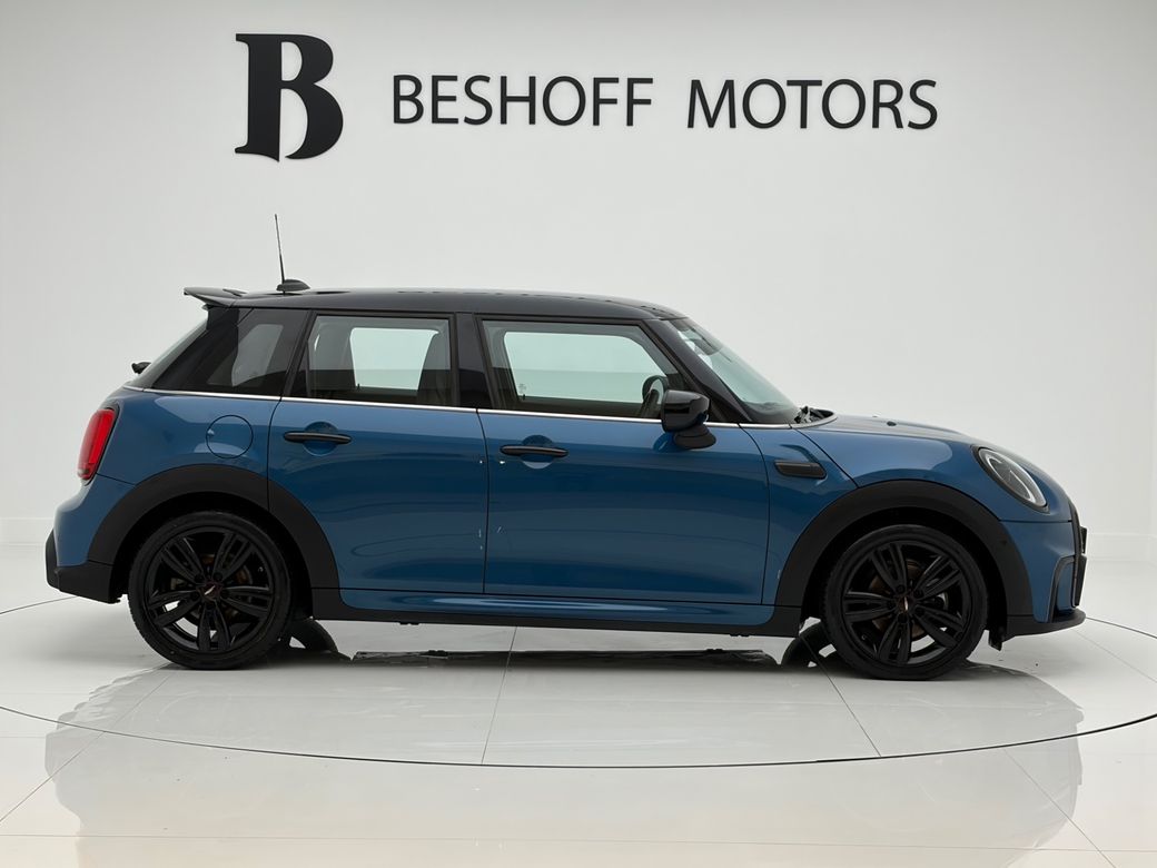 2022 Mini Hatch