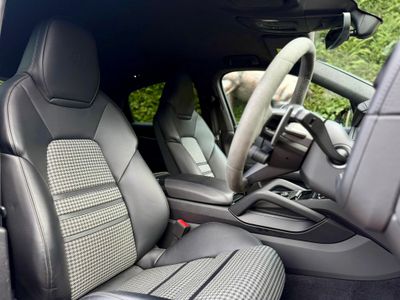 2024 Porsche Cayenne