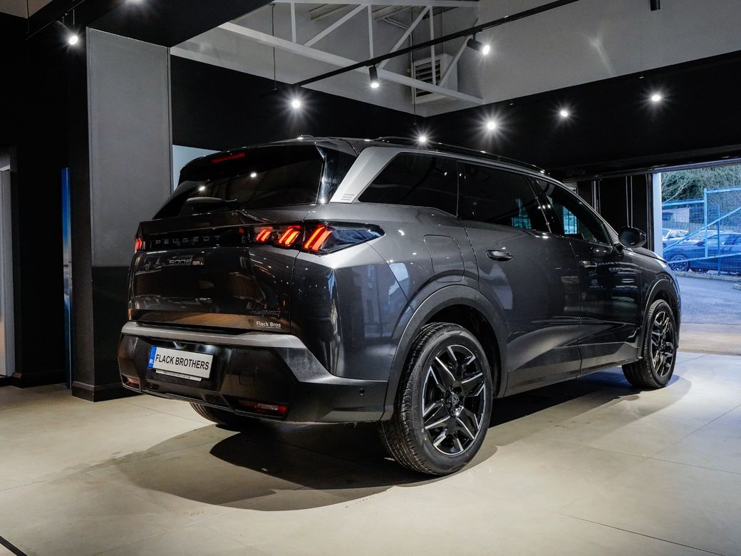 2025 Peugeot 5008