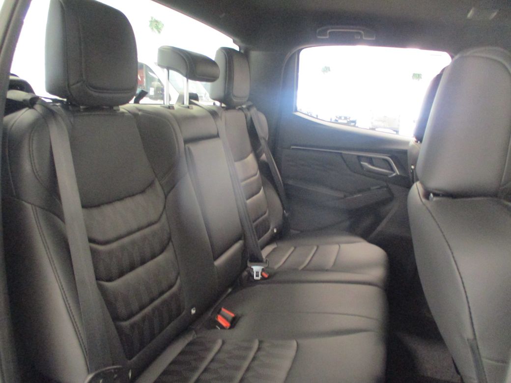 2025 Isuzu D-MAX