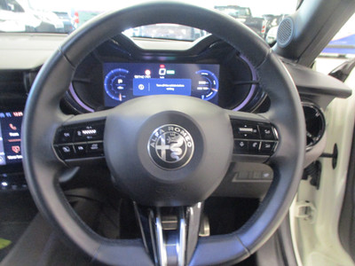 2025 Alfa Romeo Junior