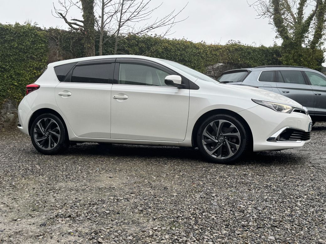 2017 Toyota Auris