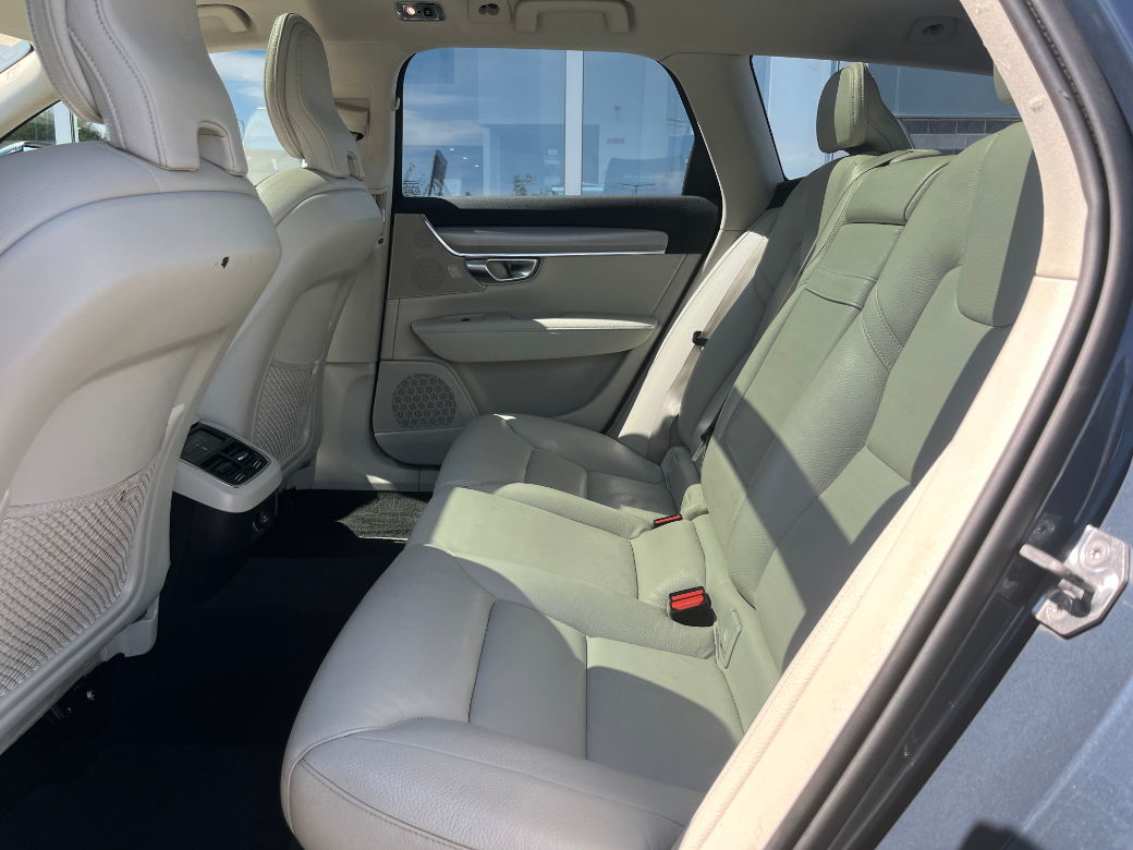 2020 Volvo V90