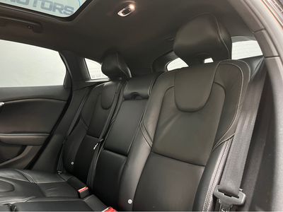 2016 Volvo V40