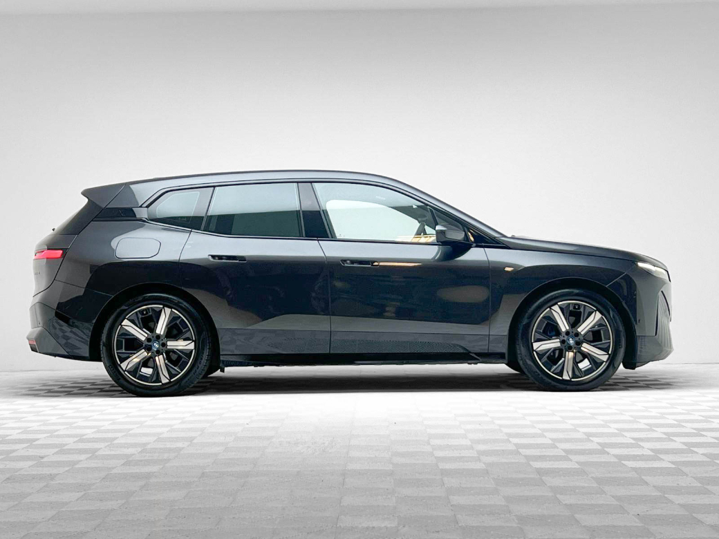 2022 BMW iX
