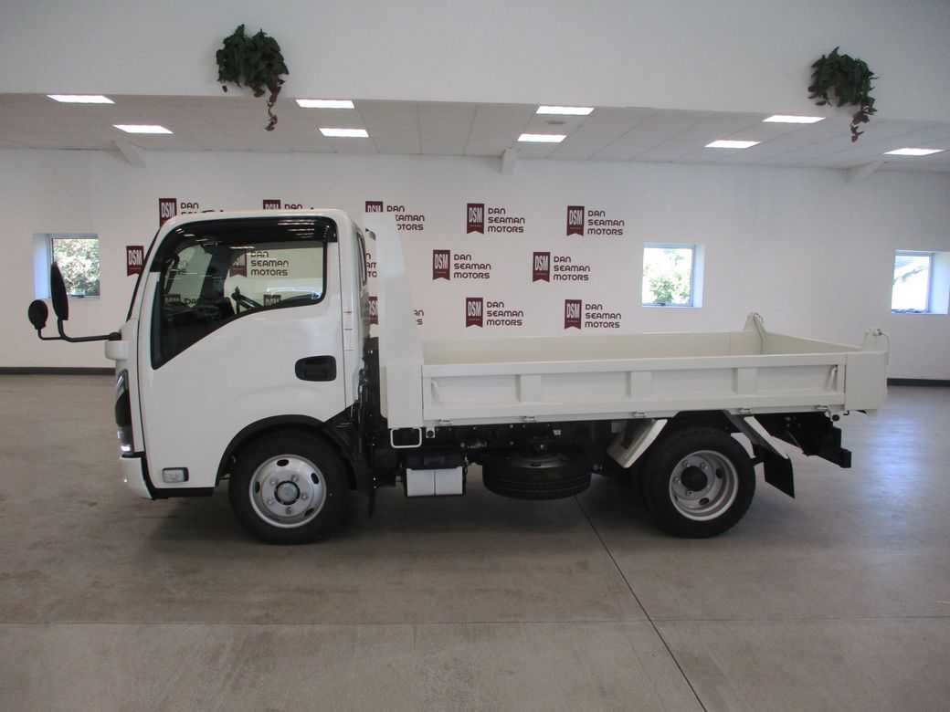 2024 Isuzu NPR