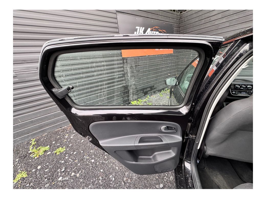 2014 Volkswagen up!