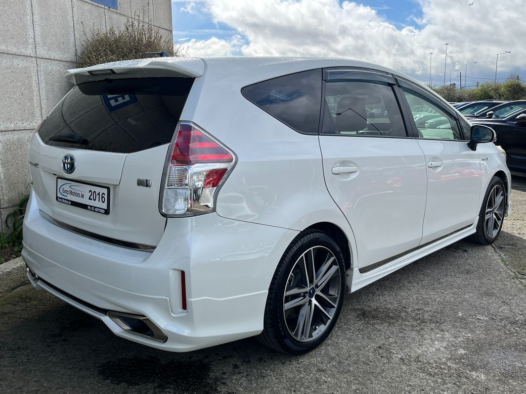 2016 Toyota Prius Alpha