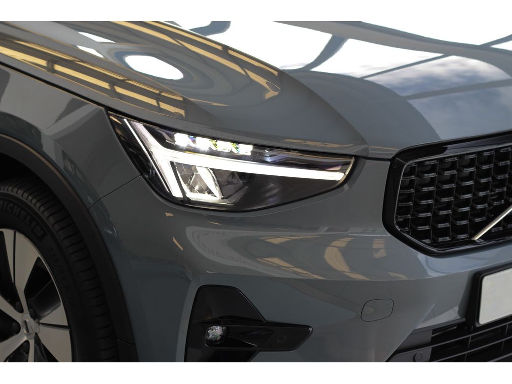 2023 Volvo XC40