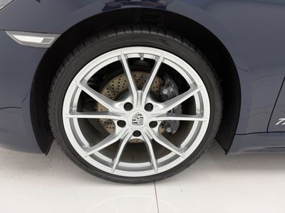 2022 Porsche Cayman