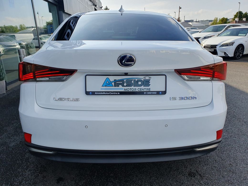 2020 Lexus IS 300h