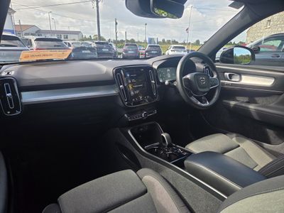 2023 Volvo XC40