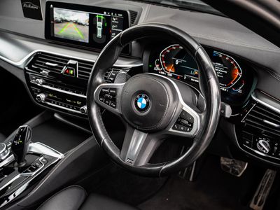 2023 BMW 520