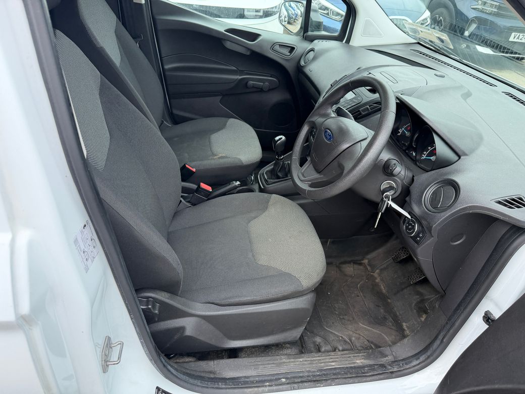 2023 Ford Transit Courier