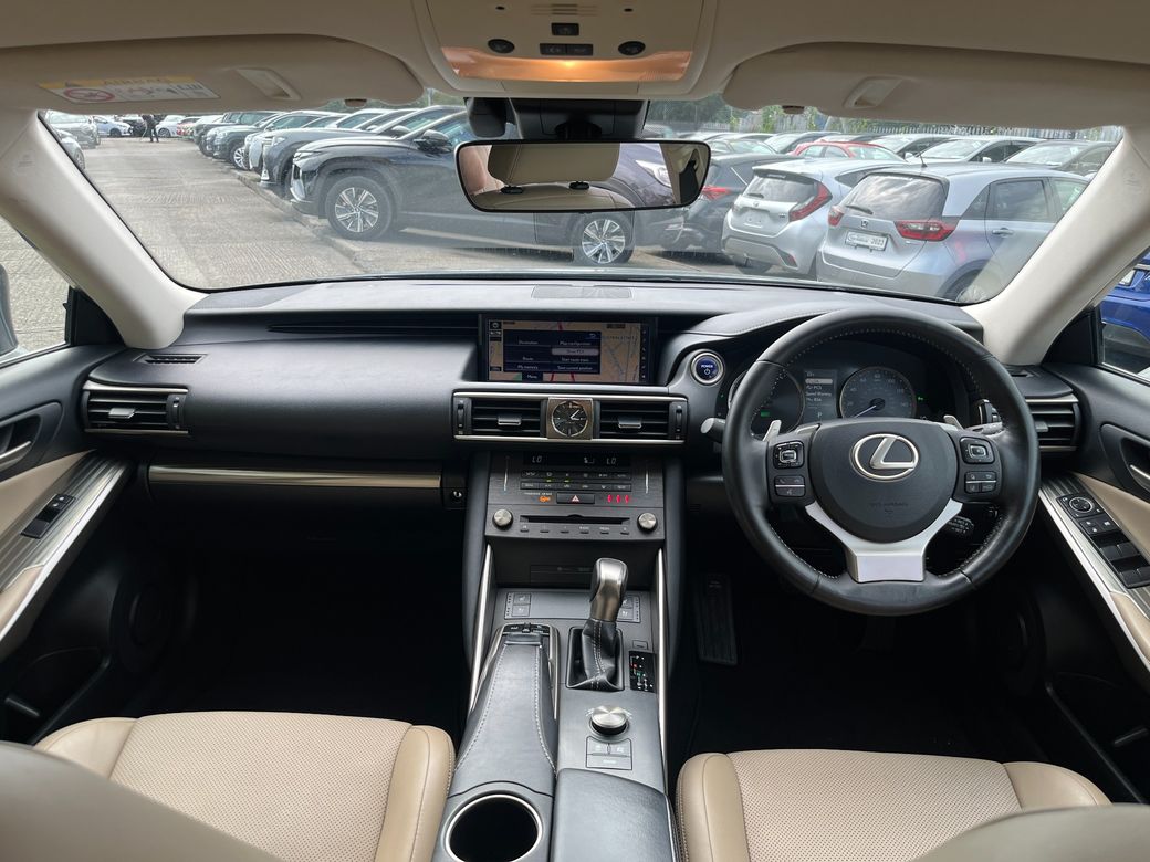 2019 Lexus IS 300h