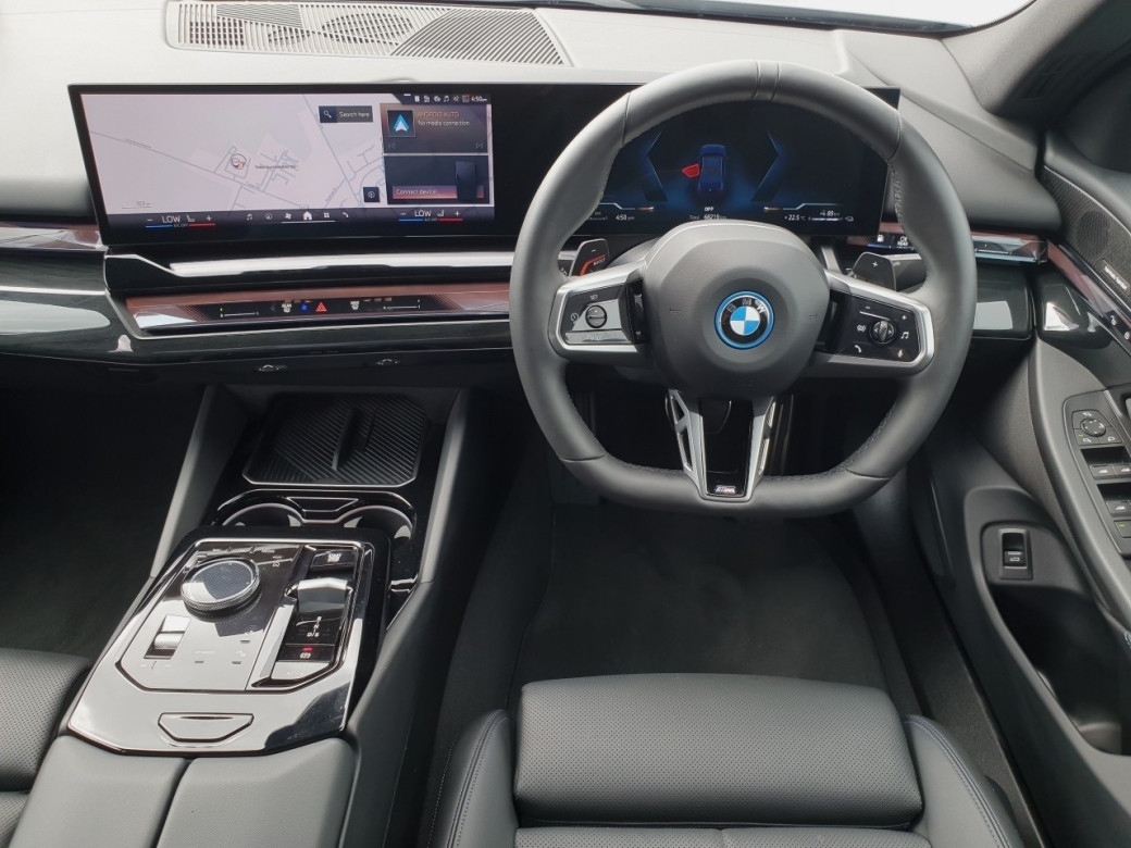 2024 BMW 530