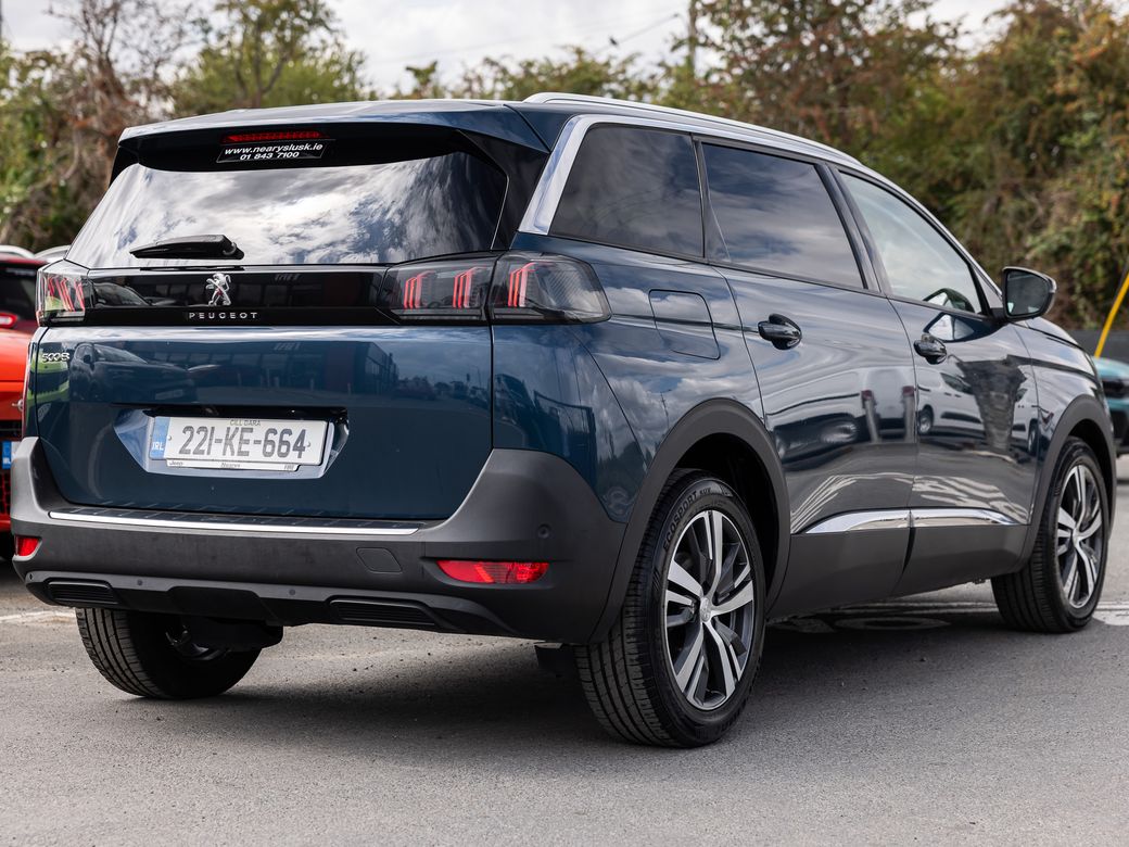 2022 Peugeot 5008
