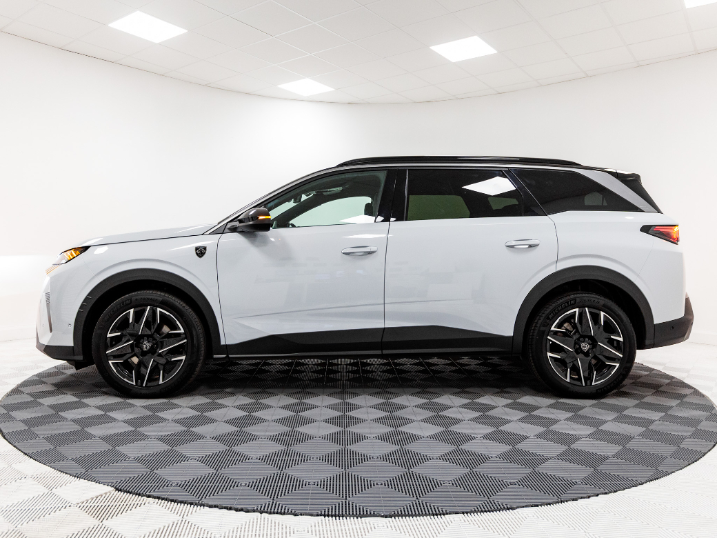 2025 Peugeot 5008